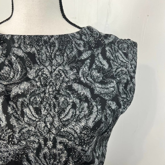 H&M Layered Blouson Floral Print Dress Size 4 Grey Black Bateau Neck Cap Sleeve - Picture 5 of 7